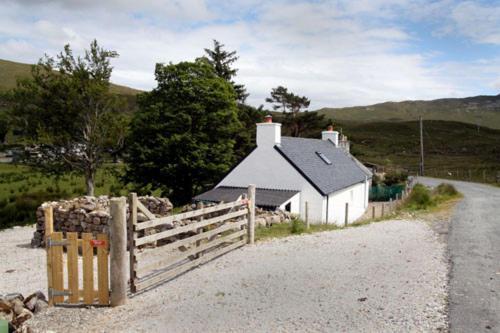 Glas Bheinn Cottage Luib ภายนอก รูปภาพ